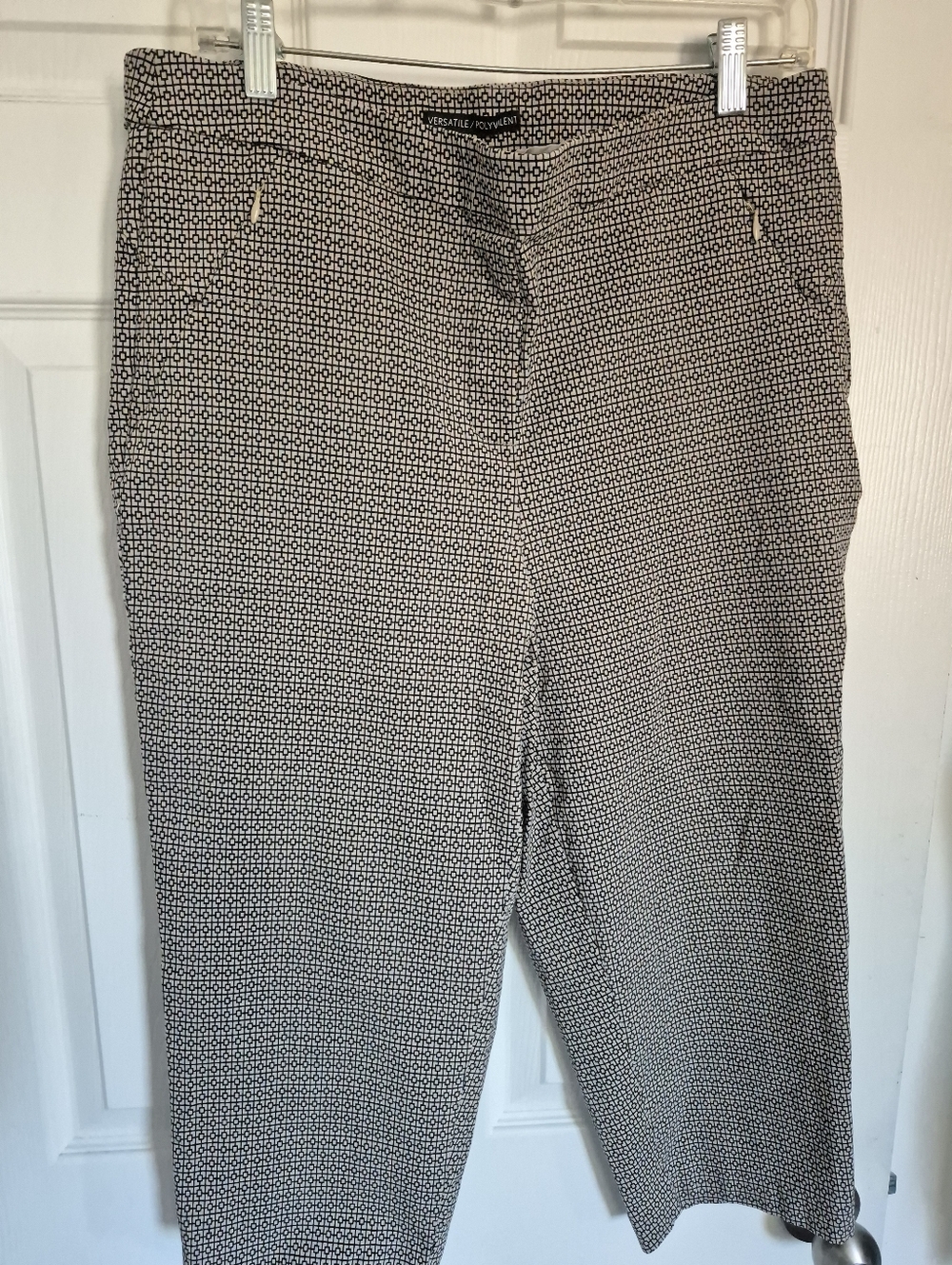 Womens Geometric Print Dress Capris- Black & White